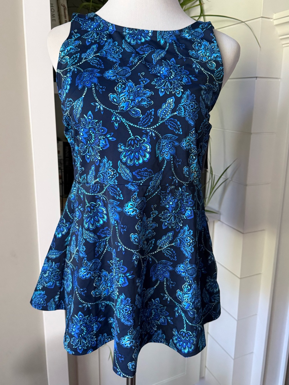 Size M Lands’ End Flutter Sleeve Scoop Neck Mastectomy Tankini Top SPF 50